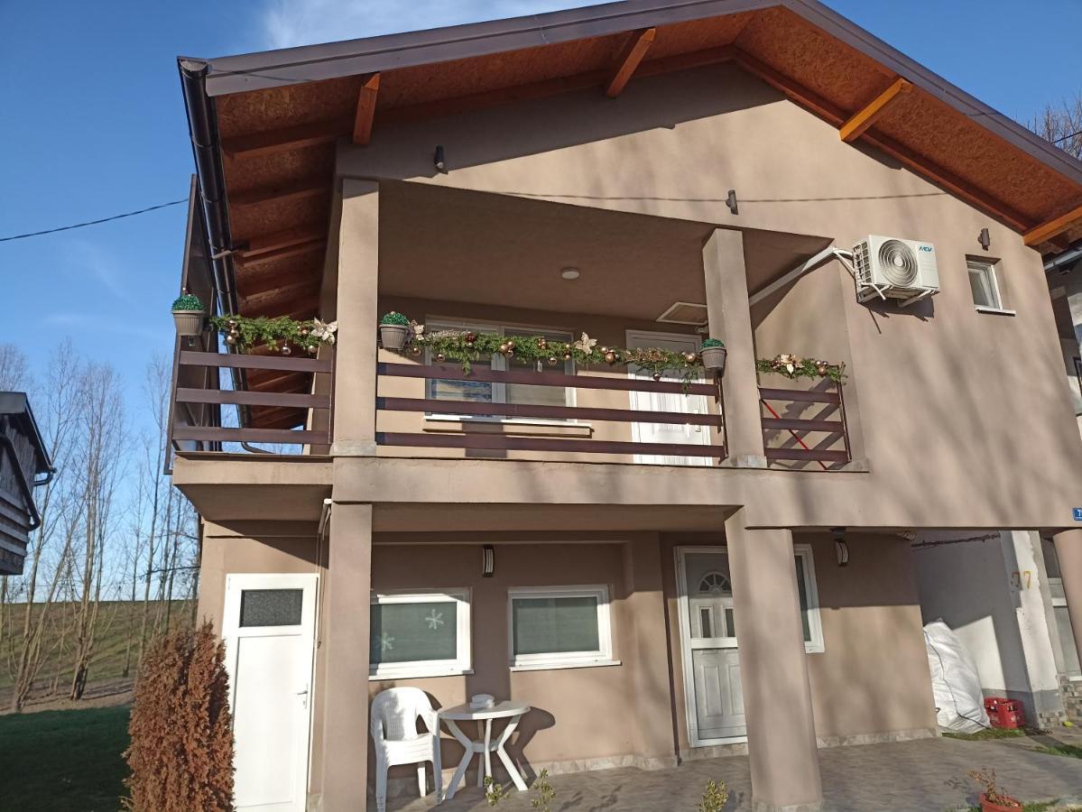 Vikendica Apartments Dunav Ms Celarevo المظهر الخارجي الصورة
